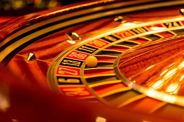 idrking mobile app interface showing live casino tables and sportsbook markets